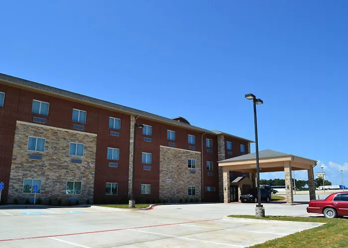 Red River Inn And Suites